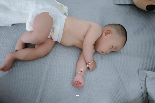 肇东宝宝总是摇头怎么回事